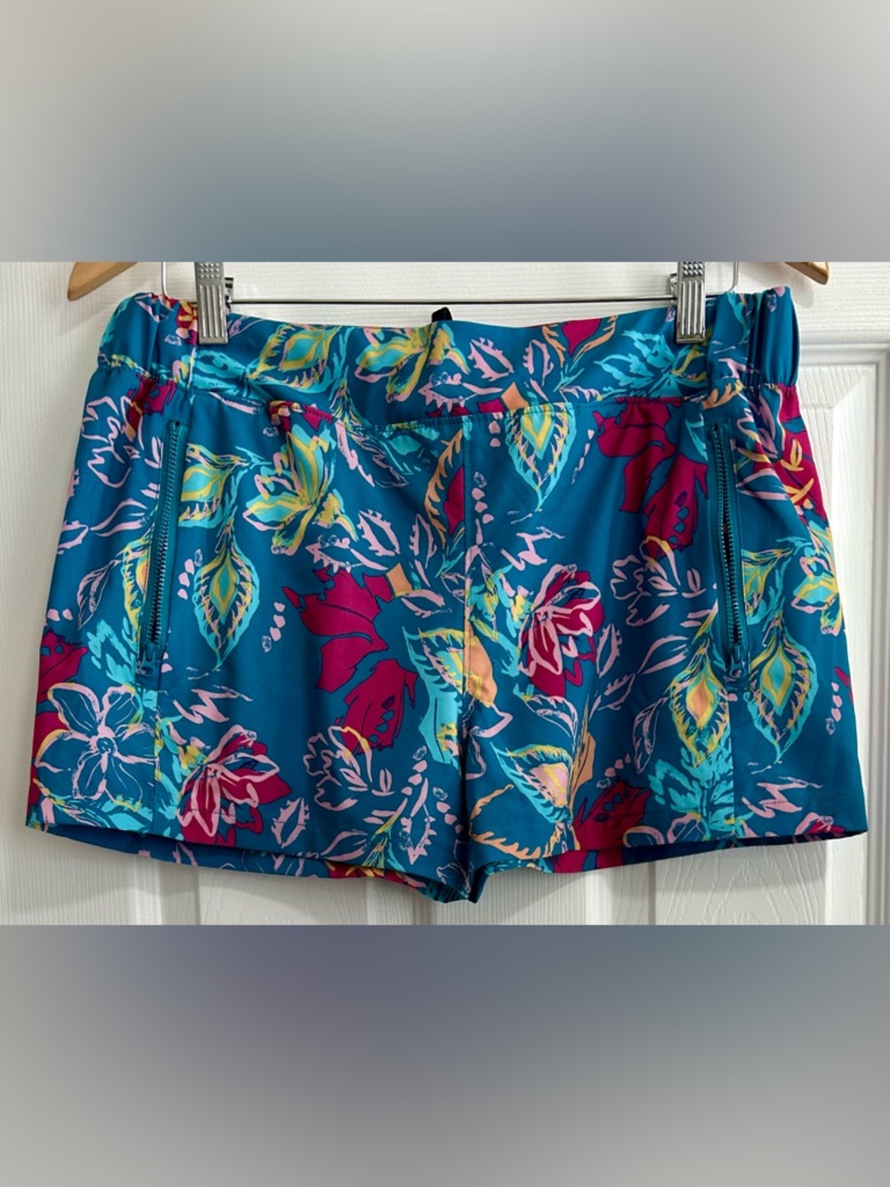 Reel Legends Women's Adventure Shorts Teal/Turquoise print Spandex Size Medium